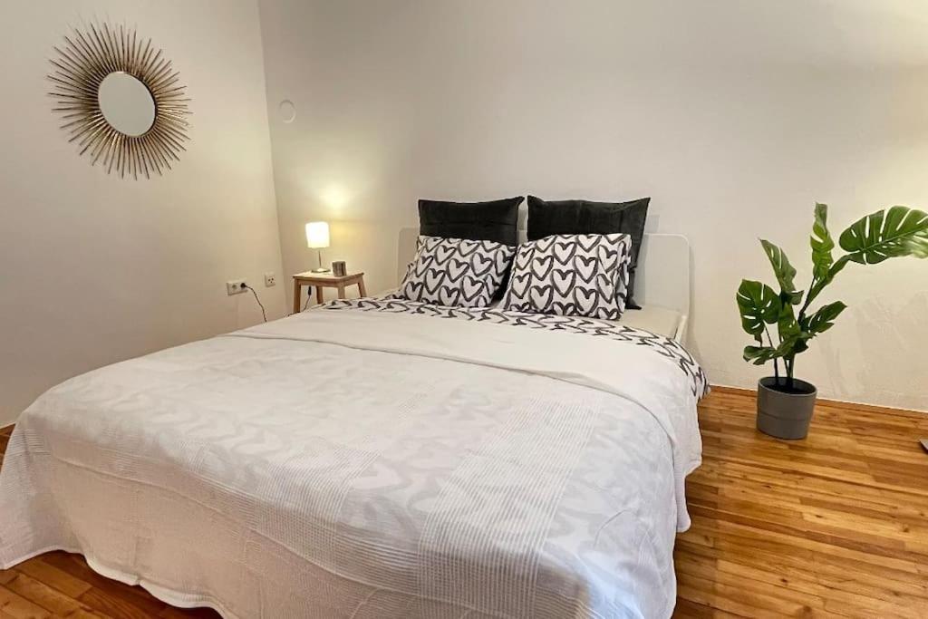 Mariahilfer Street Apartment Wien Ngoại thất bức ảnh