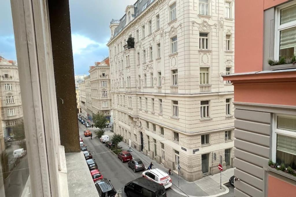 Mariahilfer Street Apartment Wien Ngoại thất bức ảnh